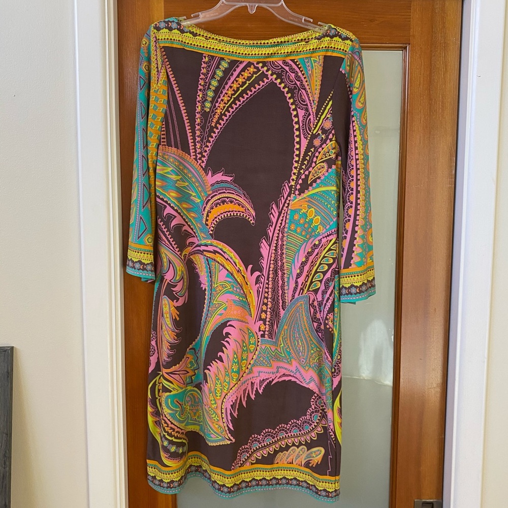 Boatneck stretchy pink and brown design dress